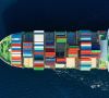 Containerschiff aus der Vogelperspektive